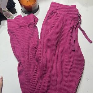 Alo Yoga Raspberry Sorbet Muse Joggers